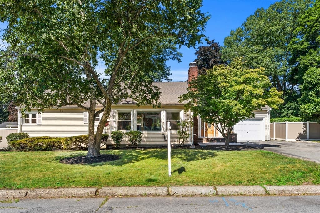 173 Florence Rd, Lowell MA 01851
