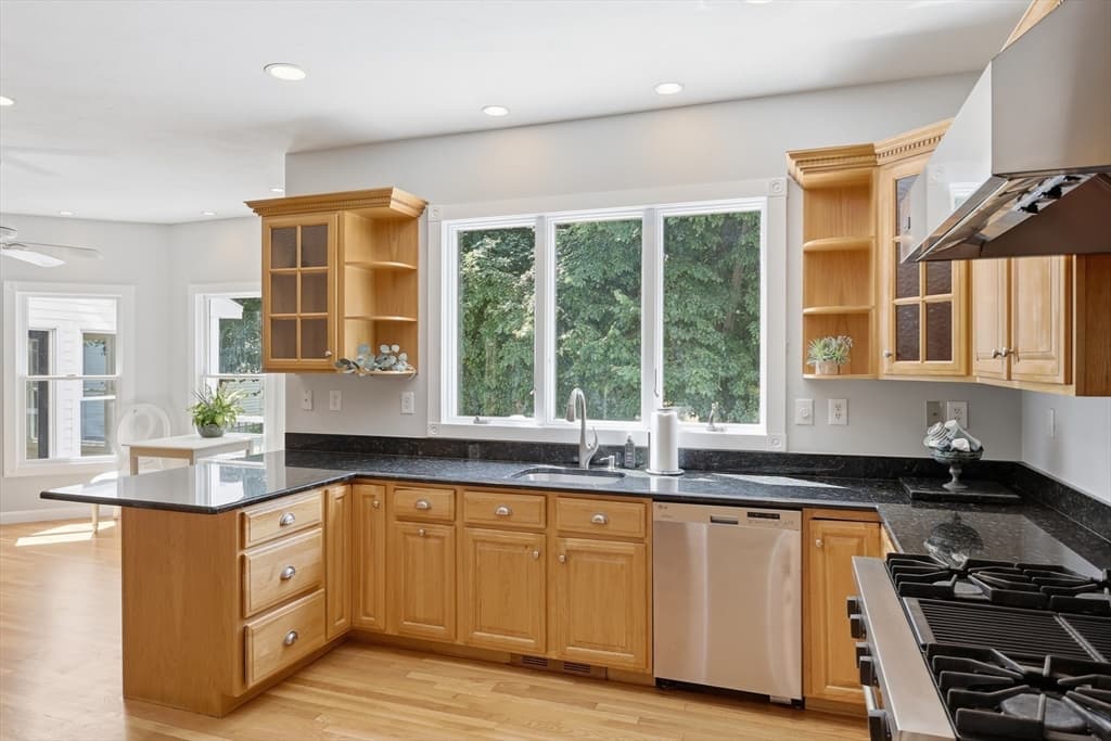 45 King St, Littleton MA 01460 photo 9