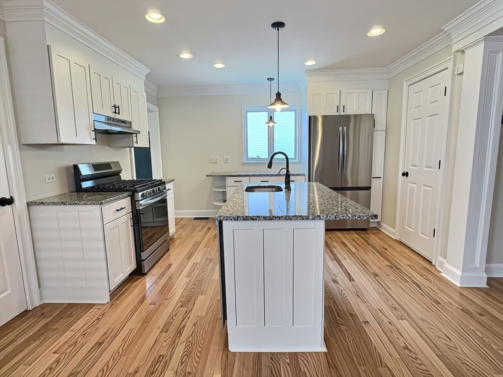 28 Cherry St, Plymouth MA 02360 photo 2