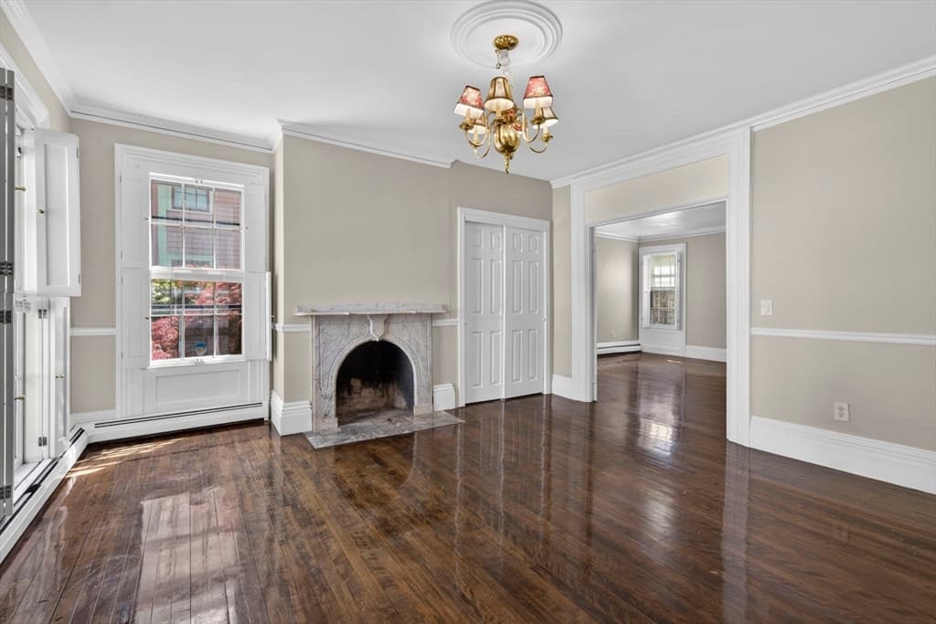 12 Crown St., Worcester MA 01609 photo 3