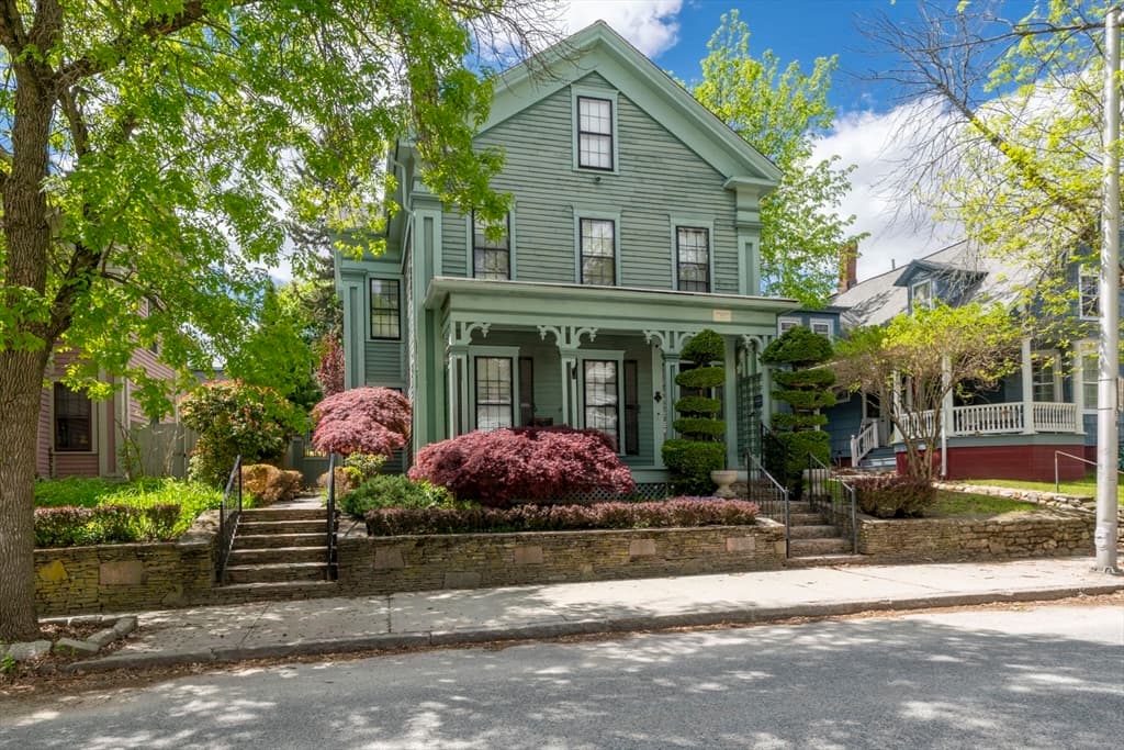 12 Crown St., Worcester MA 01609