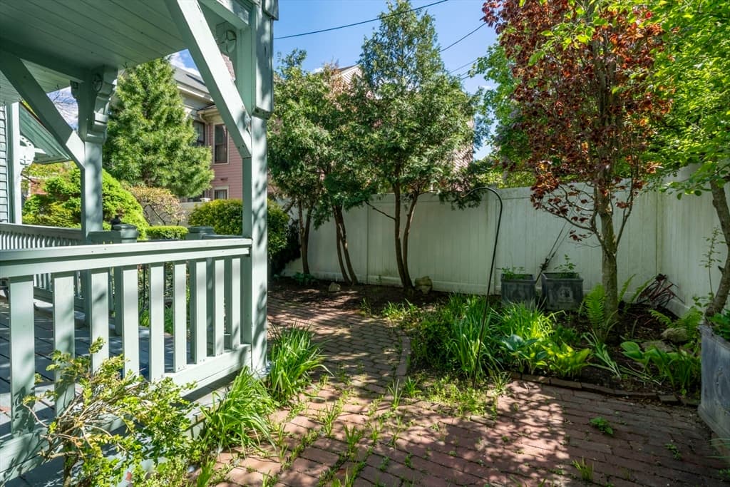 12 Crown St., Worcester MA 01609 photo 37