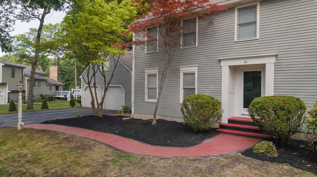 16 Dartmoor Dr, Shrewsbury MA 01545 photo 2