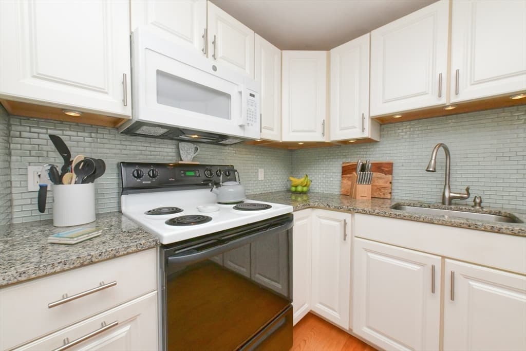 3 Village Green Dr # 3B, Bourne MA 02562 photo 5
