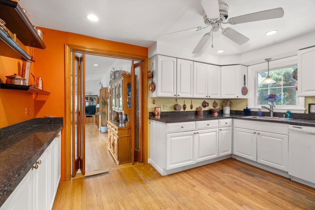 980 Randolph St, Canton MA 02021 photo 6