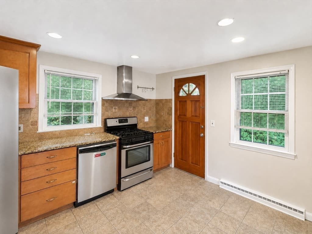 Single Family Residence at 12 Platt Road, Boston MA 02135, Boston, photo 4 of 28