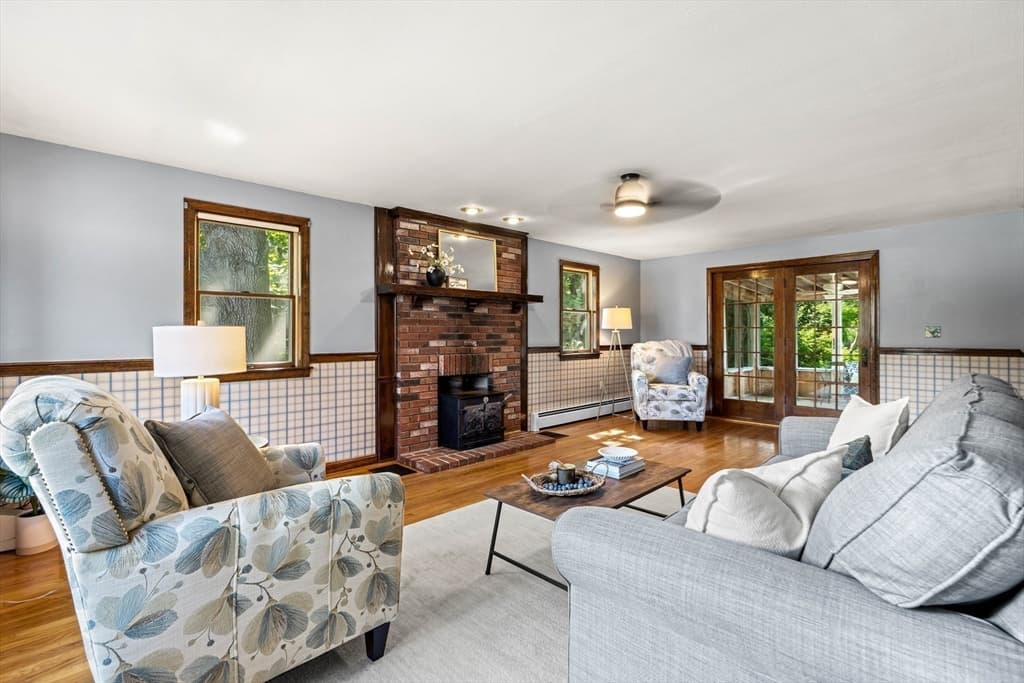89 W Meadow Rd, Lowell MA 01854 photo 6