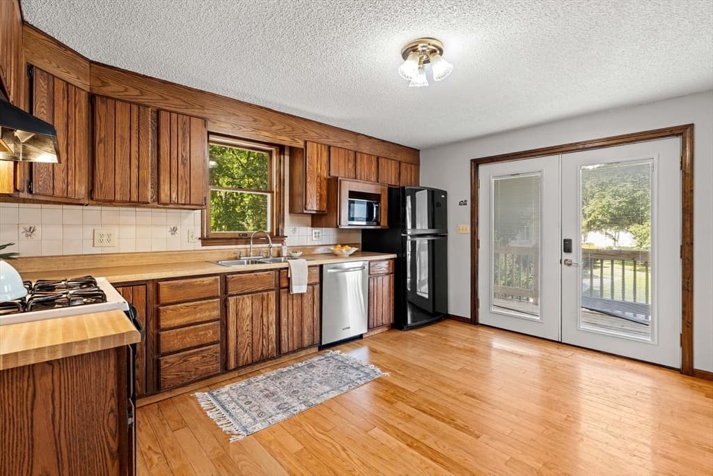 89 W Meadow Rd, Lowell MA 01854 photo 12