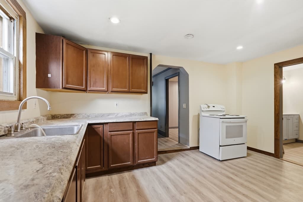 91 Walnut, Fitchburg MA 01420 photo 11
