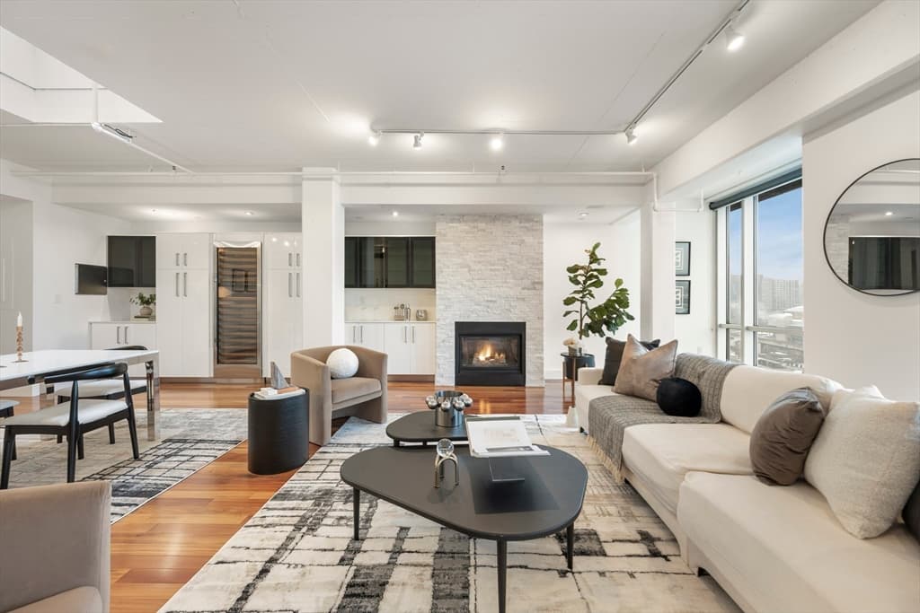 Condominium at 25 Channel Center St # 201, Boston MA 02210, Boston, photo 3 of 16