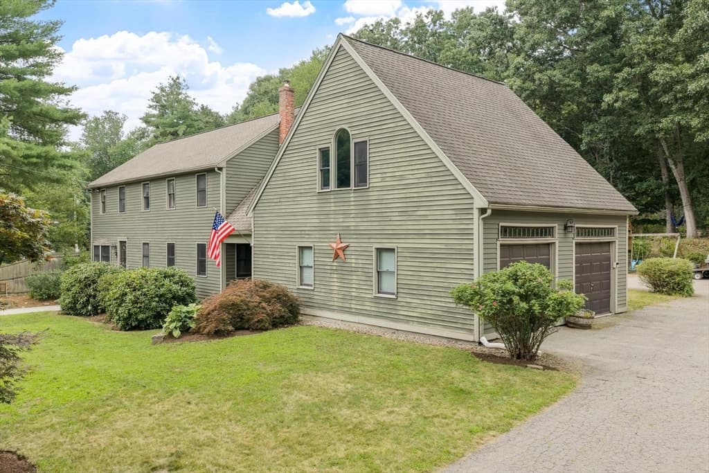 2 Nashoba Trl, Littleton MA 01460