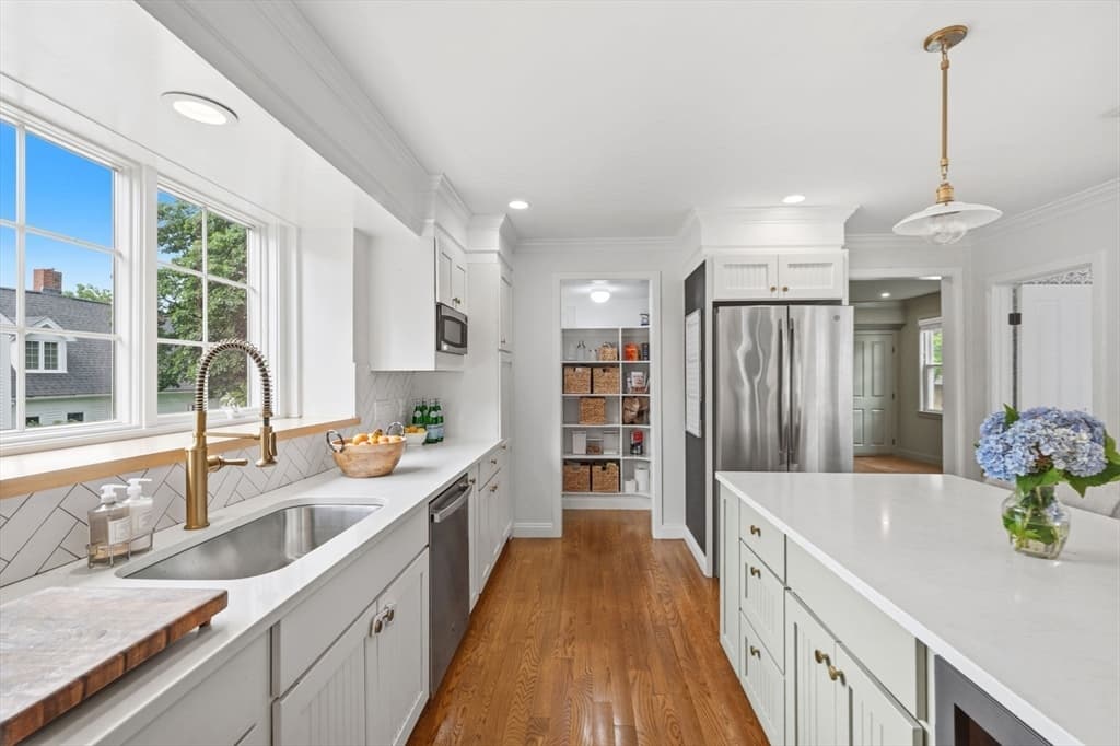 19 Hersey St, Hingham MA 02043 photo 5