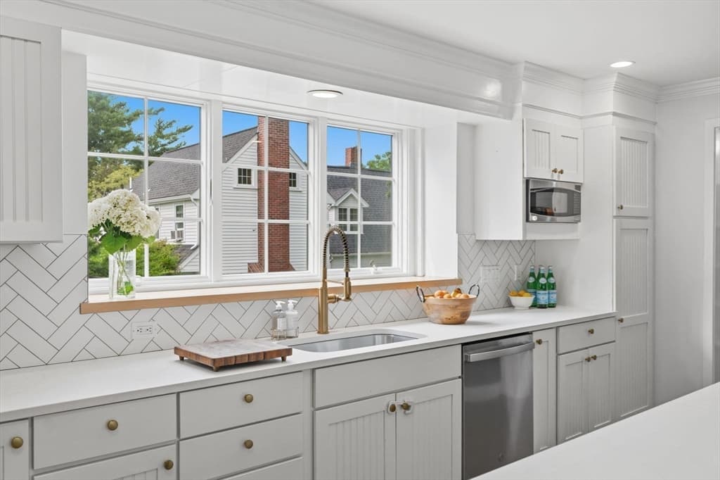 19 Hersey St, Hingham MA 02043 photo 8