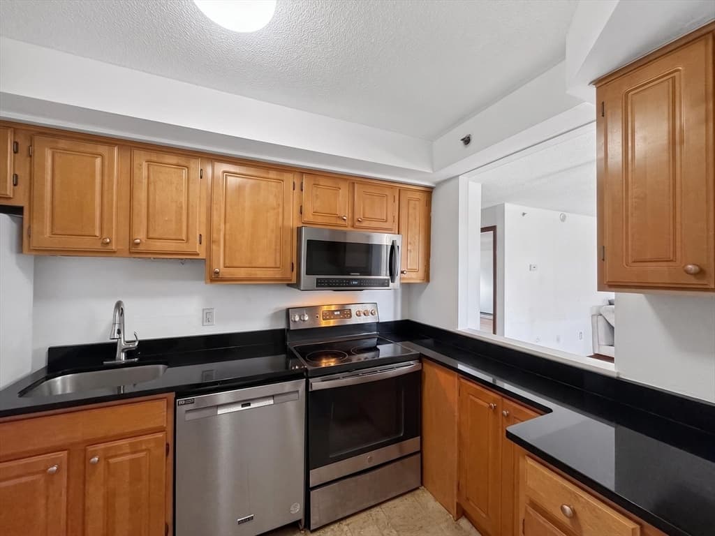 1025 Hancock St # 8C, Quincy MA 02169 photo 3