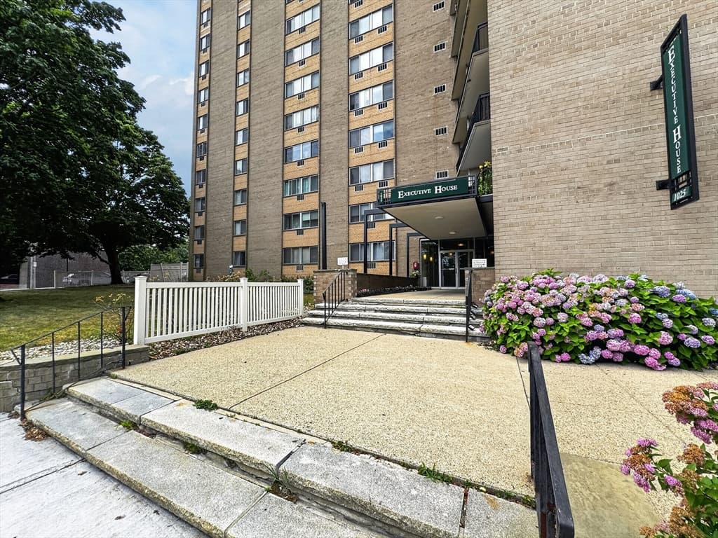 1025 Hancock St # 8C, Quincy MA 02169