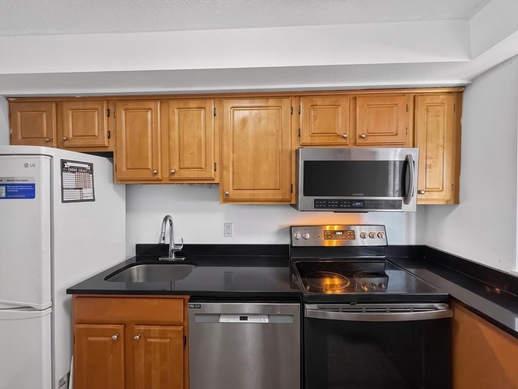 1025 Hancock St # 8C, Quincy MA 02169 photo 5