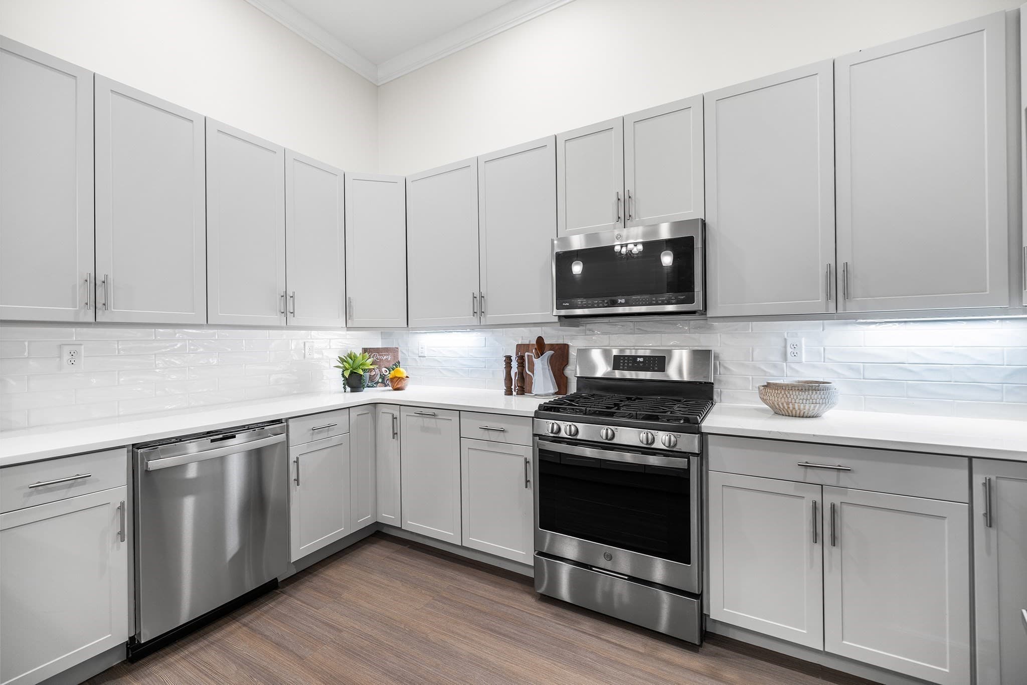 Condominium at 320 Middlesex Avenue # B406, Medford MA 02155, photo 10 of 37