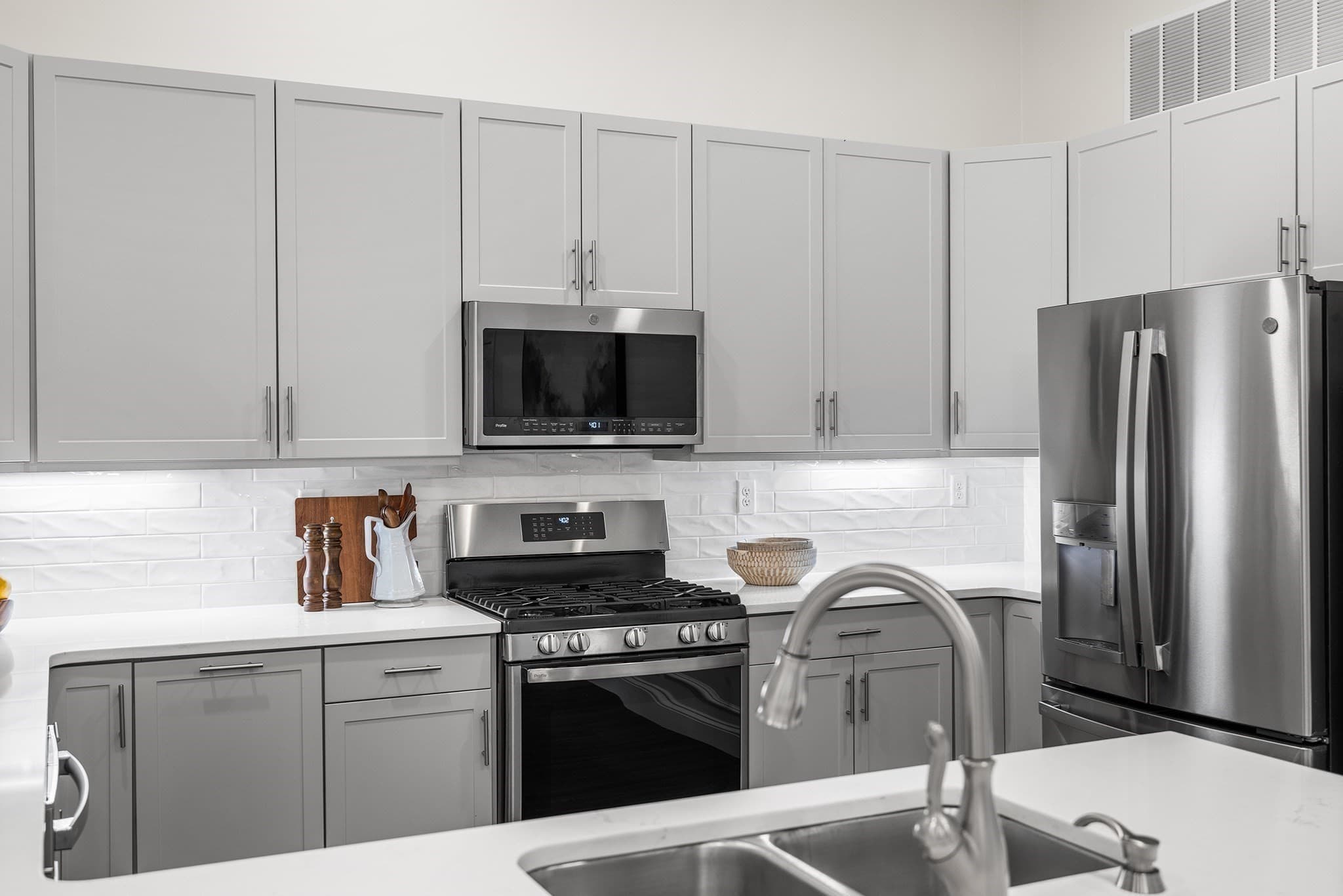 Condominium at 320 Middlesex Avenue # B406, Medford MA 02155, photo 11 of 37