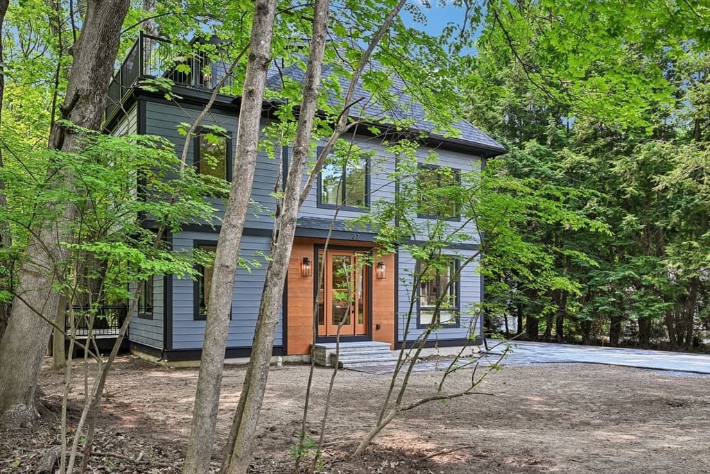 37 Moseley, Needham MA 02492