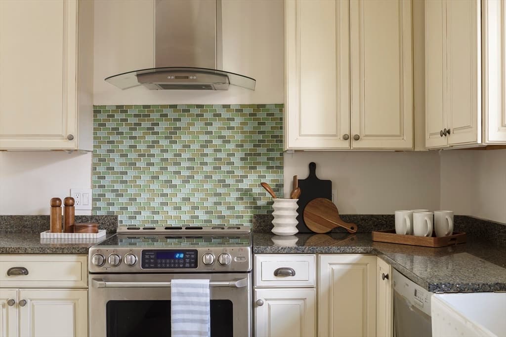 4 Hurlbut Street, Cambridge MA 02138 photo 12