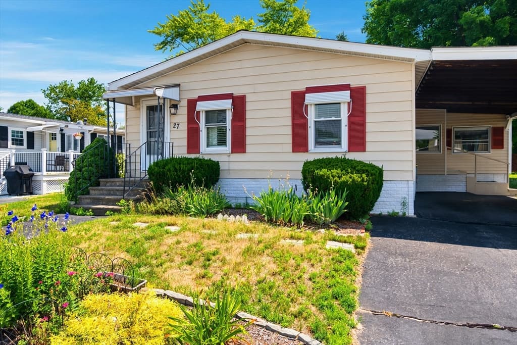27 Castle Road # 153, Attleboro MA 02703 photo 6