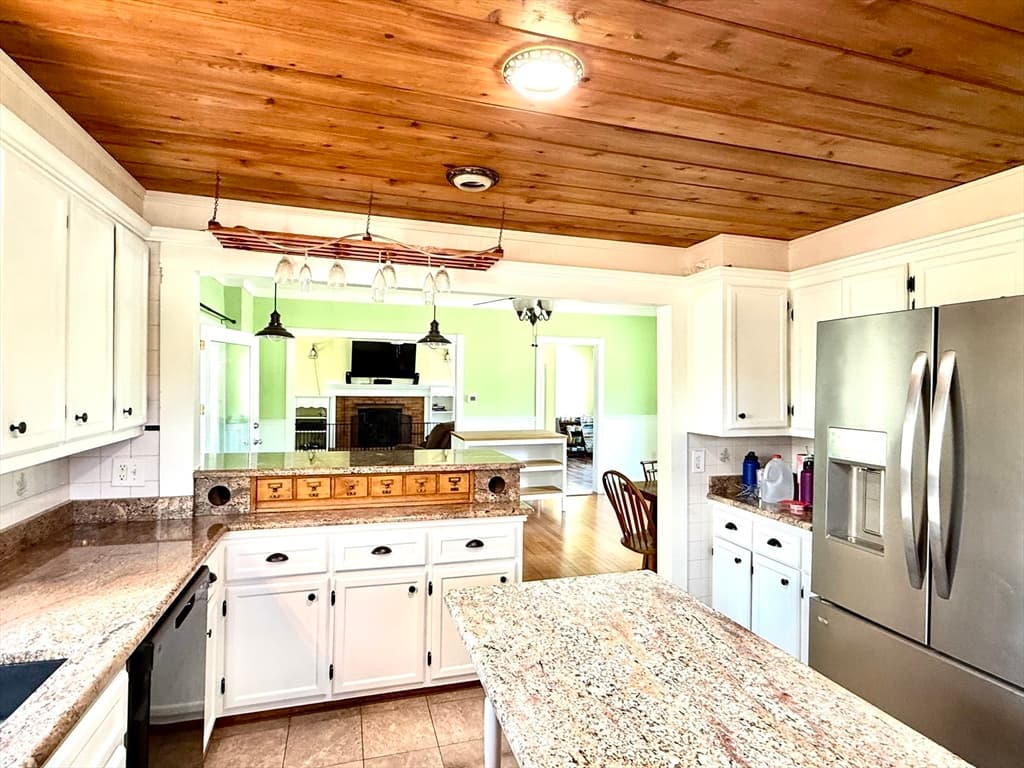 Single Family Residence at 5 Washington St, Monson MA 01057, Monson, photo 6 of 41