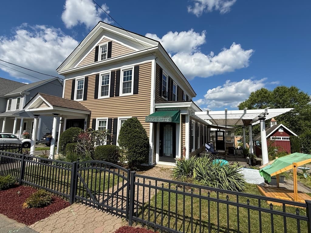 5 Washington St, Monson MA 01057