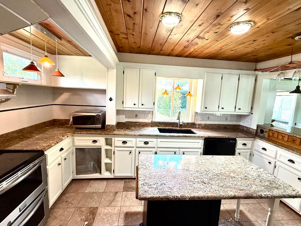 Single Family Residence at 5 Washington St, Monson MA 01057, Monson, photo 8 of 41