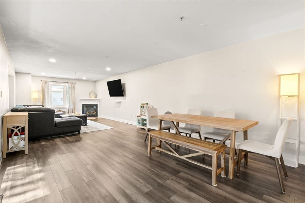 703 Old Bridge Ln # 703, Bellingham MA 02019 photo 12