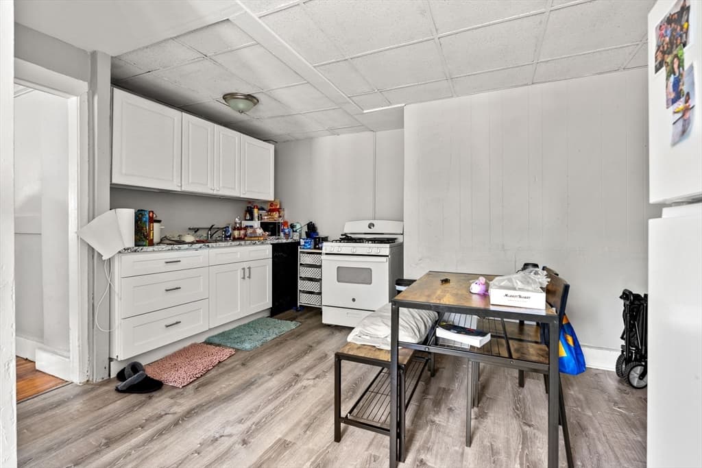 316 Rogers St, Lowell MA 01852 photo 4