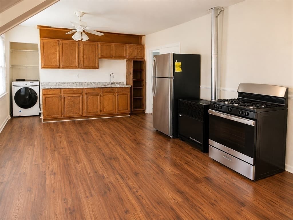 3 Family at 28 Richmond St, Blackstone MA 01504, photo 2 of 15