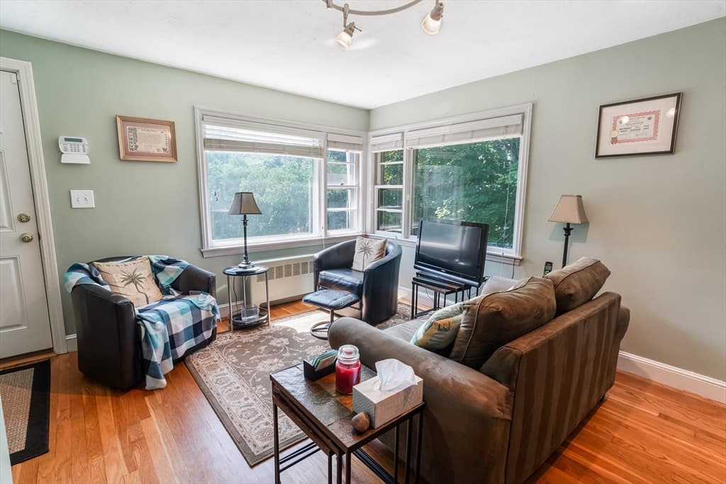 65 Fowler St, Randolph MA 02368 photo 2