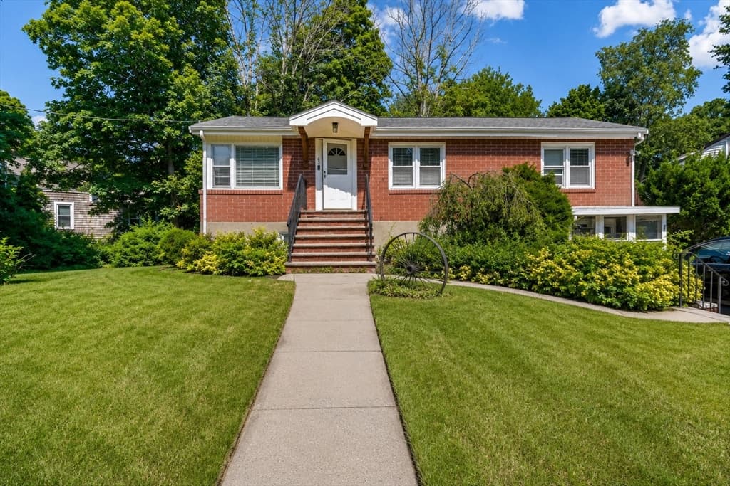 65 Fowler St, Randolph MA 02368