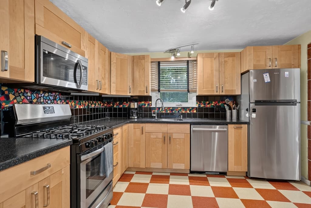 23 Laurel Dr., Hudson MA 01749 photo 9
