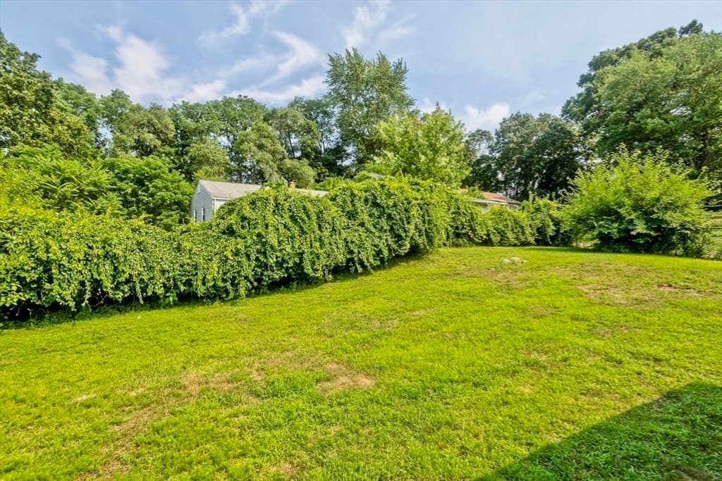 11 Mountainview St, Chicopee MA 01020 photo 32