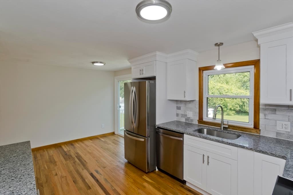 11 Mountainview St, Chicopee MA 01020 photo 10