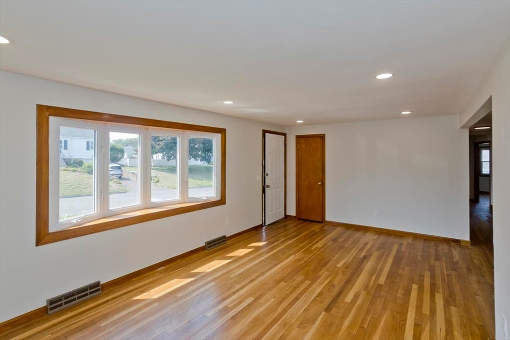 11 Mountainview St, Chicopee MA 01020 photo 14