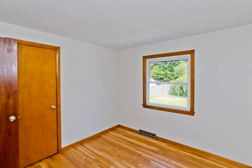 11 Mountainview St, Chicopee MA 01020 photo 19