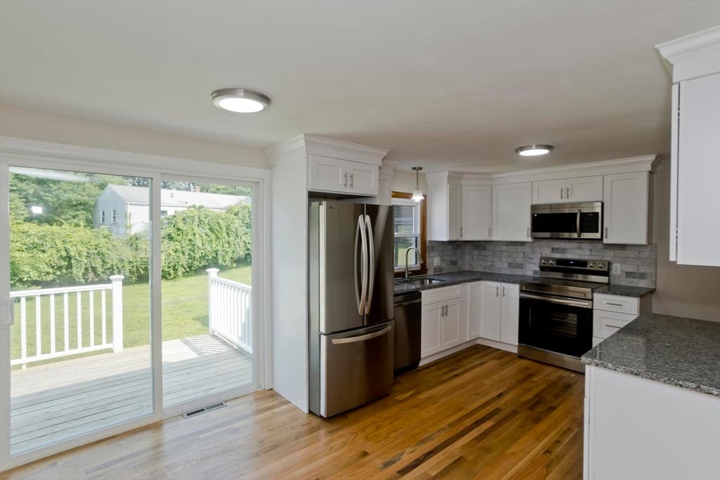 11 Mountainview St, Chicopee MA 01020 photo 8