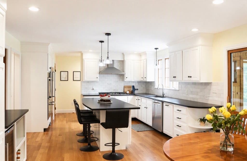 39 Spring Hill Rd, North Andover MA 01845 photo 3