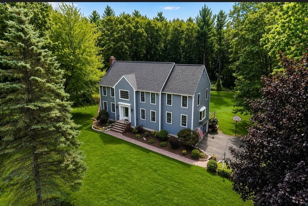 39 Spring Hill Rd, North Andover MA 01845