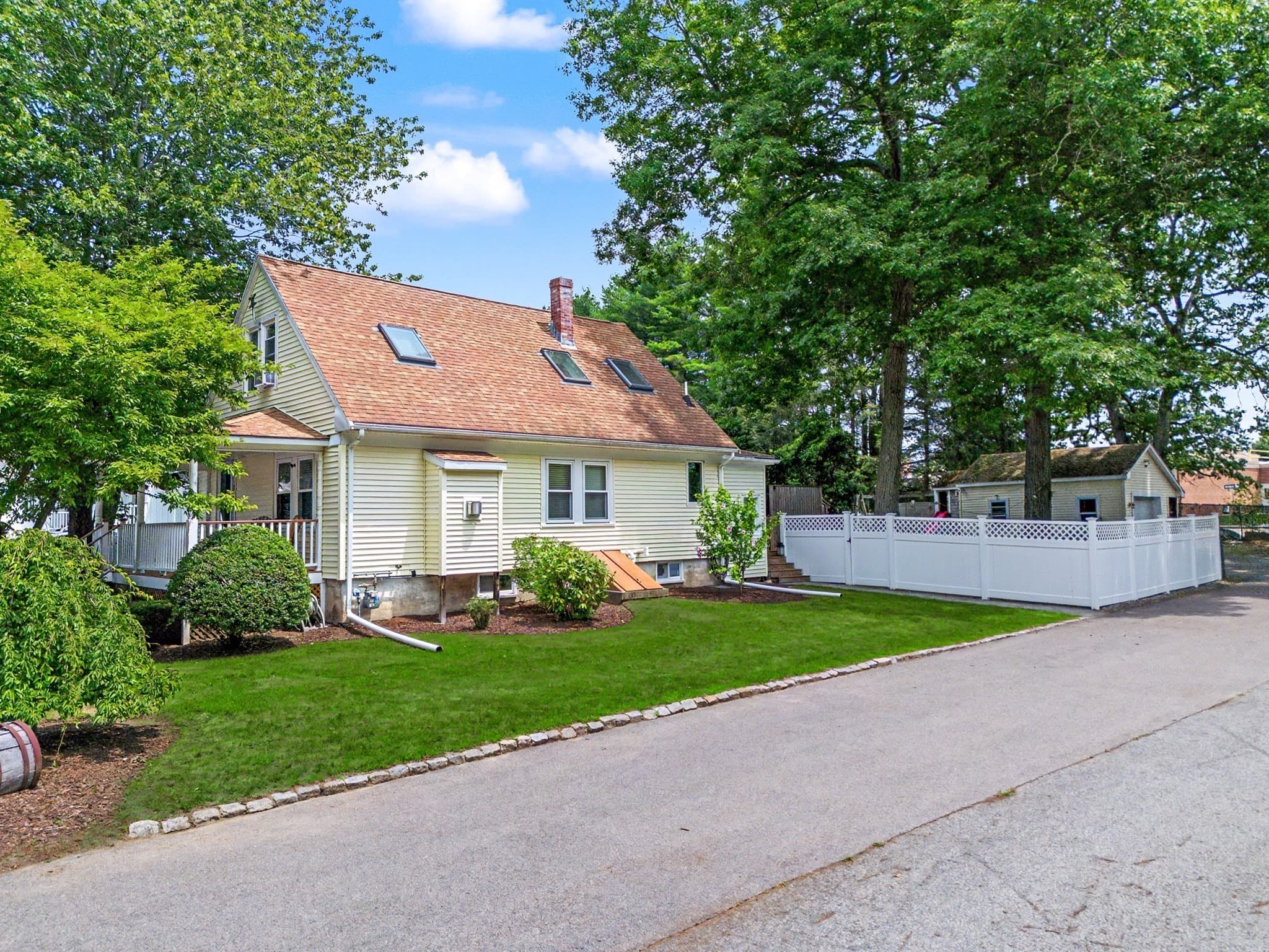Single Family Residence at 26 W Leonard St, Foxboro MA 02035, Foxboro, photo 6 of 32