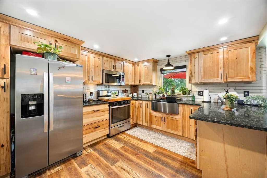 Single Family Residence at 284 Buck Pond Rd, Westfield MA 01085, photo 2 of 36