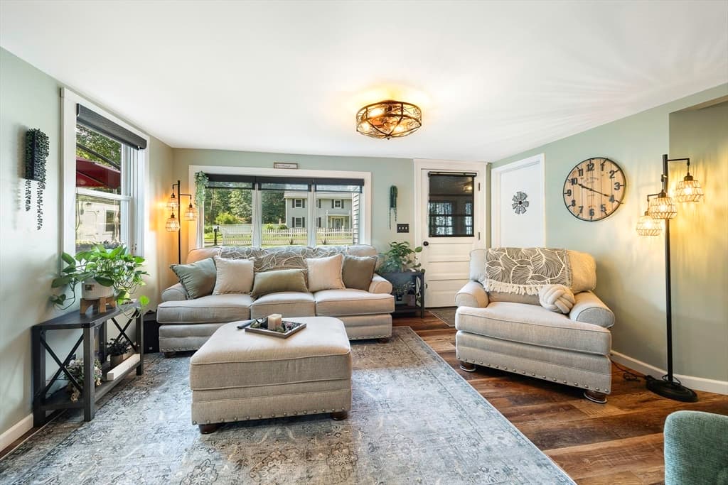 Single Family Residence at 284 Buck Pond Rd, Westfield MA 01085, photo 13 of 36
