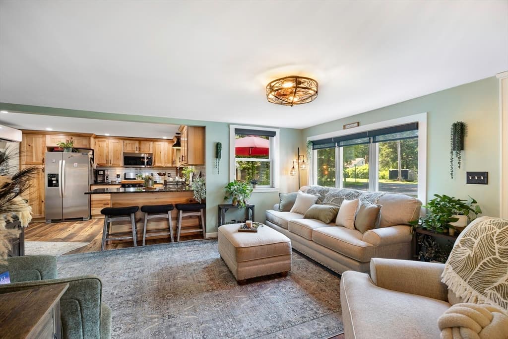 Single Family Residence at 284 Buck Pond Rd, Westfield MA 01085, photo 10 of 36