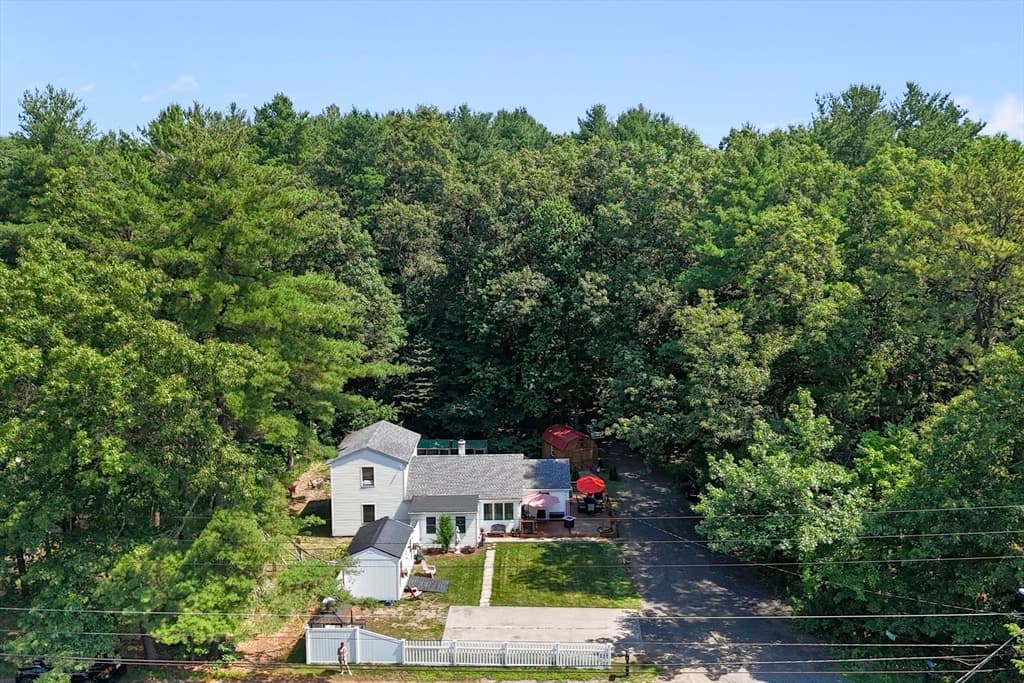 Single Family Residence at 284 Buck Pond Rd, Westfield MA 01085, photo 33 of 36