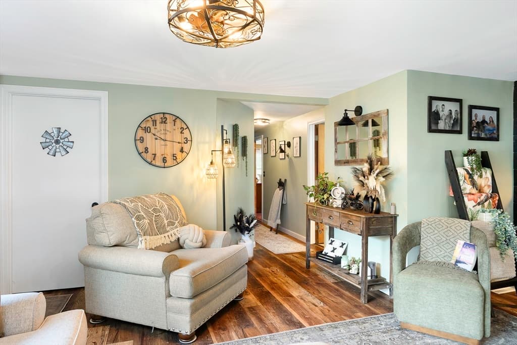 Single Family Residence at 284 Buck Pond Rd, Westfield MA 01085, photo 11 of 36
