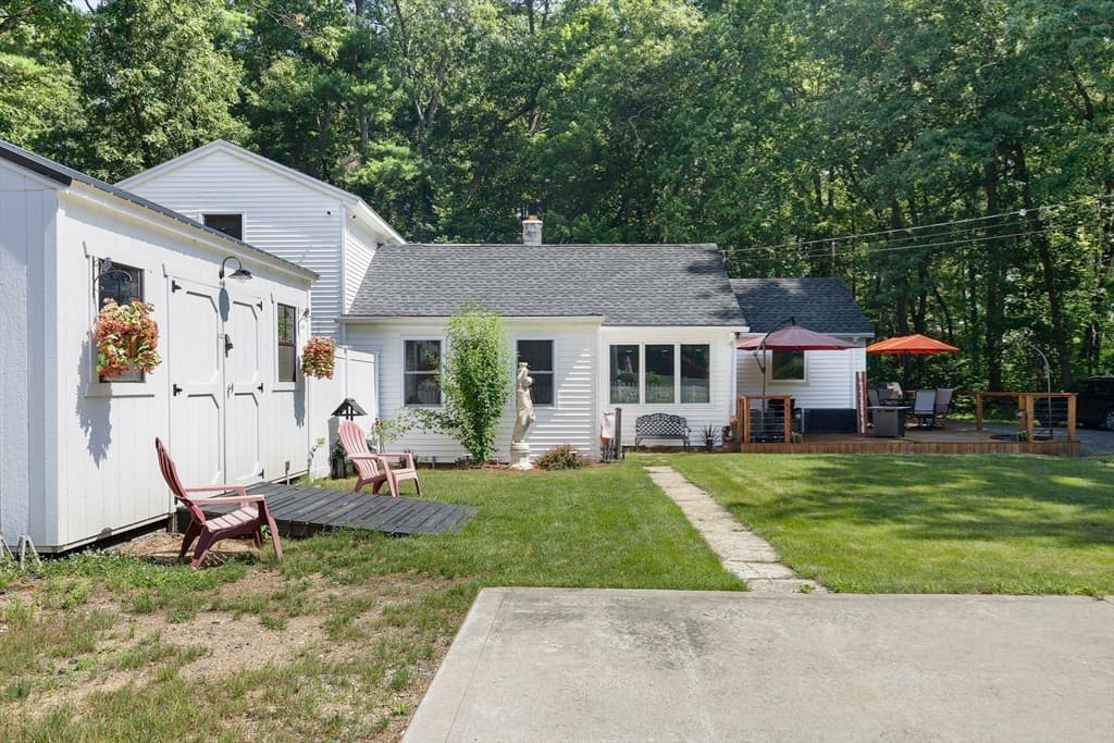 Single Family Residence at 284 Buck Pond Rd, Westfield MA 01085, photo 31 of 36