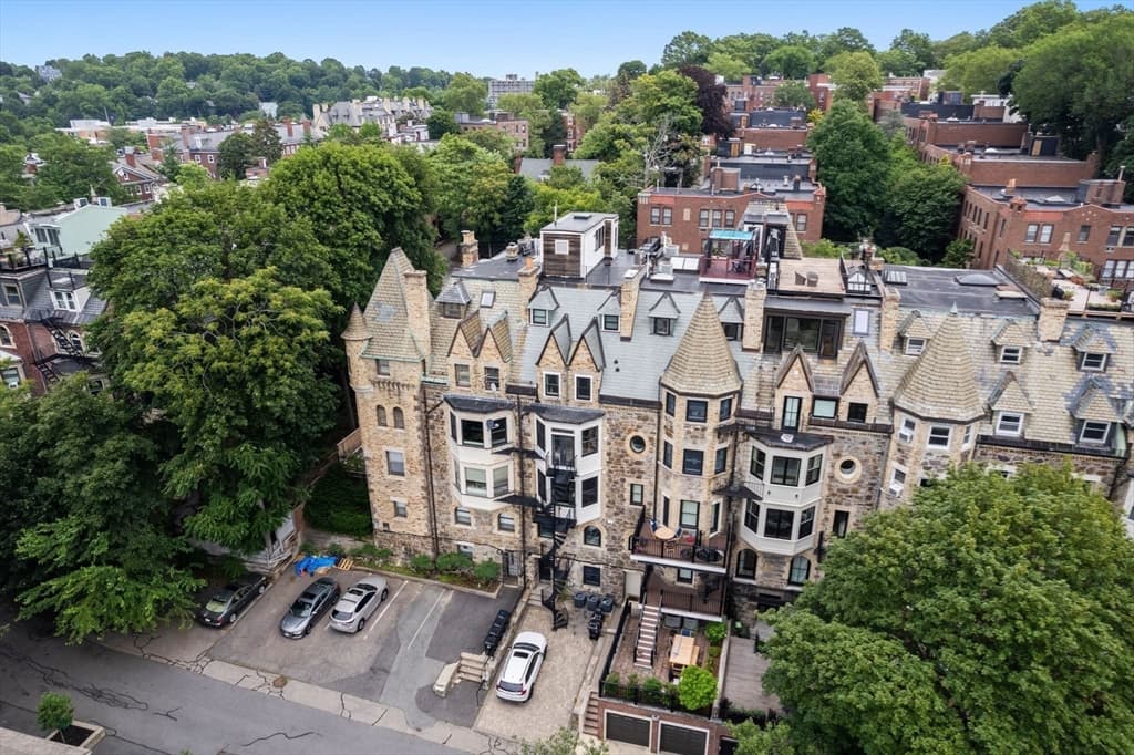 324 Tappan PH, Brookline MA 02445 photo 2