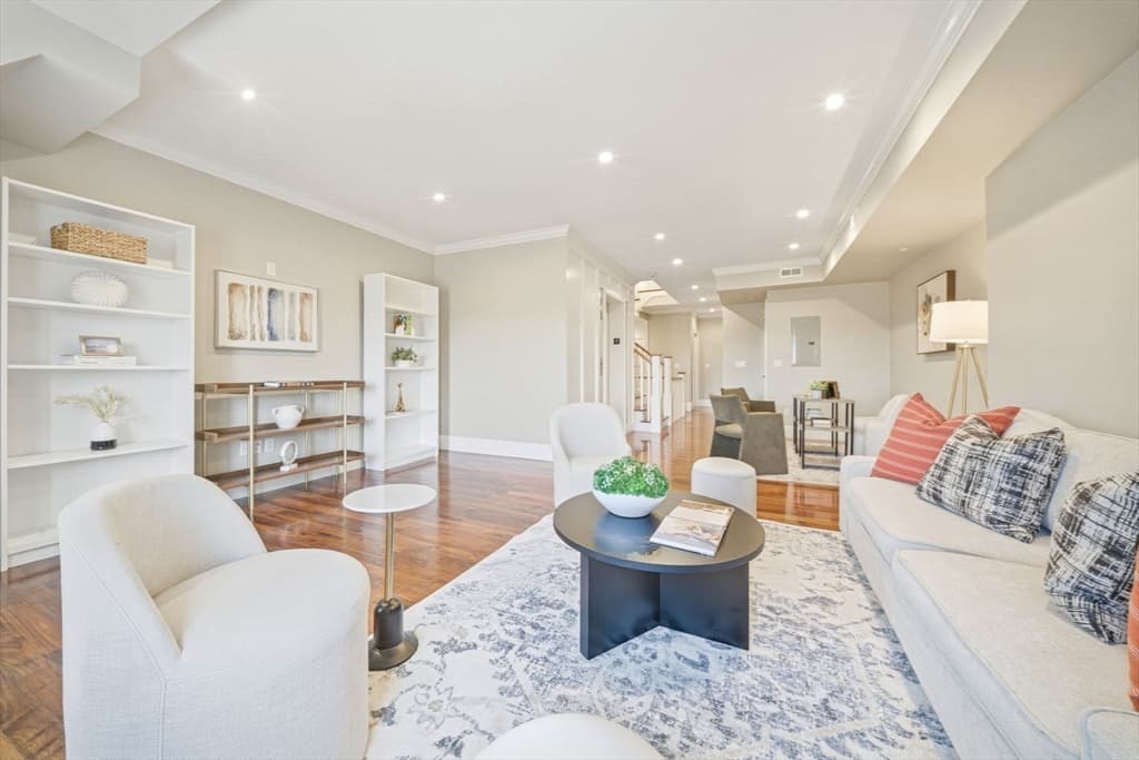 324 Tappan PH, Brookline MA 02445 photo 17
